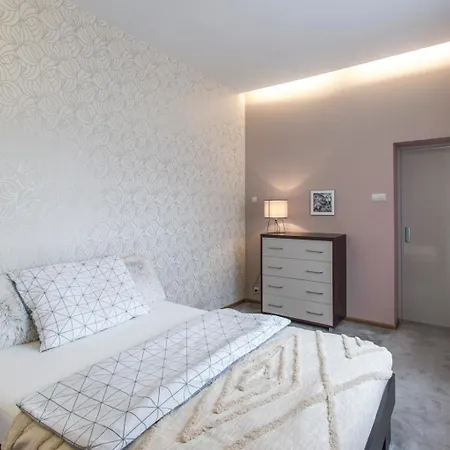 Piotrkowska * وودج